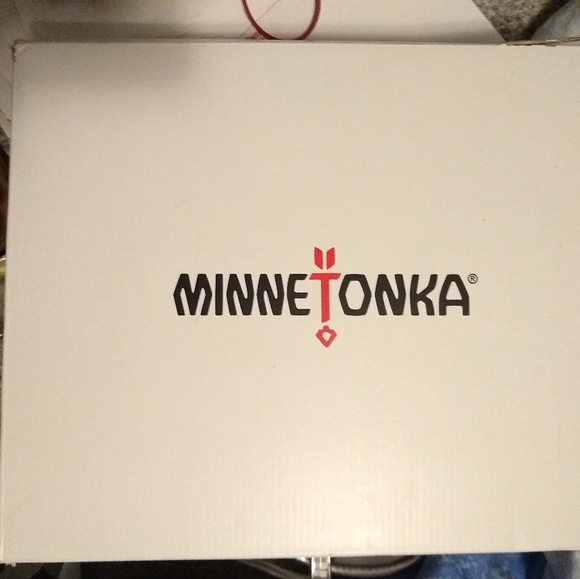 Minnetonka Moccasin - Burgundy  3 Layer Fringe Boots - Picture 5 of 8